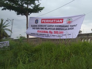 Pemprov DKI Pasang CCTV-Bikin Posko Cegah Sampah di Sungai Muara Baru