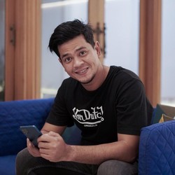 Surya Insomnia Ungkap Rahasia Kariernya Melejit
