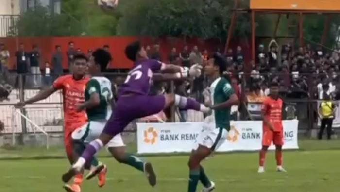 Pengakuan Kiper PSIR Rembang Usai Tendang Dada Pemain Persikaba Blora