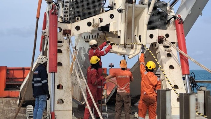 Triasmitra luncurkan SKKL Rising 8, kabel laut Jakarta-Singapura sepanjang 1.128,5 km dengan kapasitas 400 Tbps.