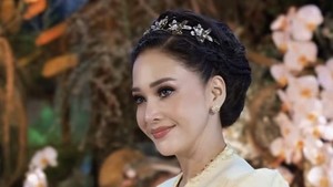 Maia Estianty kemarin baru saja merayakan ulang tahun ke-50. Foto: Instagram/@maiaestiantyreal/@adi_rustana