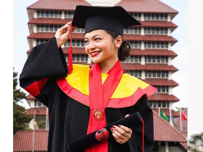 Amel Carla