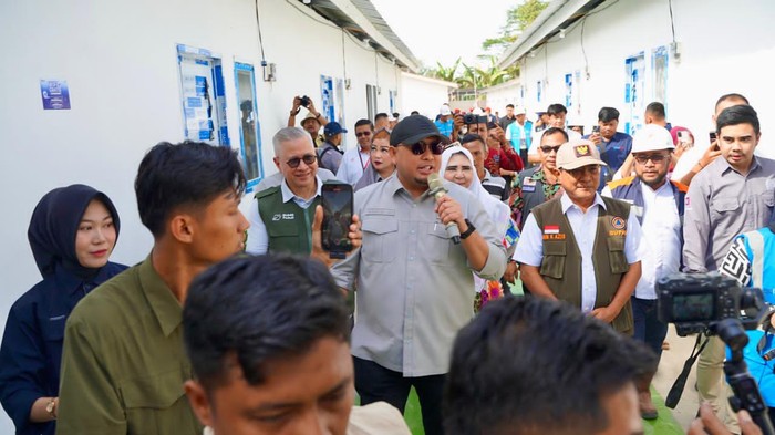 Komisi VI DPR RI Tinjau Pembangunan Huntara di Batang Anai, Progres 90%