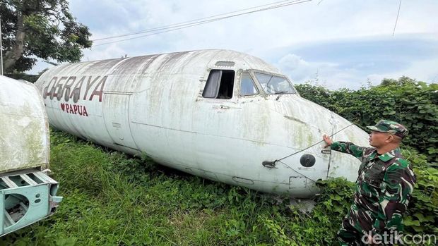 Geger Bangkai Pesawat Ditemukan di Halaman Rumah Kosong, Buat Apa?