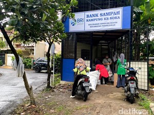 Ibu-Ibu di Panyileukan Bandung Sulap Sampah Jadi Cuan