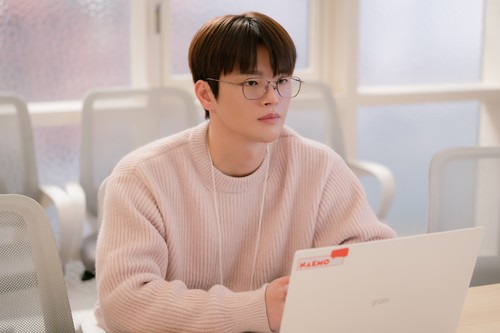 Adegan dalam drama Korea Netflix terbaru 2026 Boyfriend on Demand.