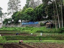 Dorong Kemajuan Ekonomi, BRI Raih Penghargaan Hari Desa Nasional 2026