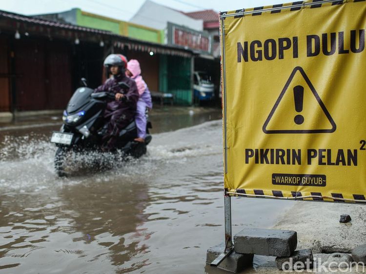 Drainase Buruk, Jalanan di Tambun Tergenang