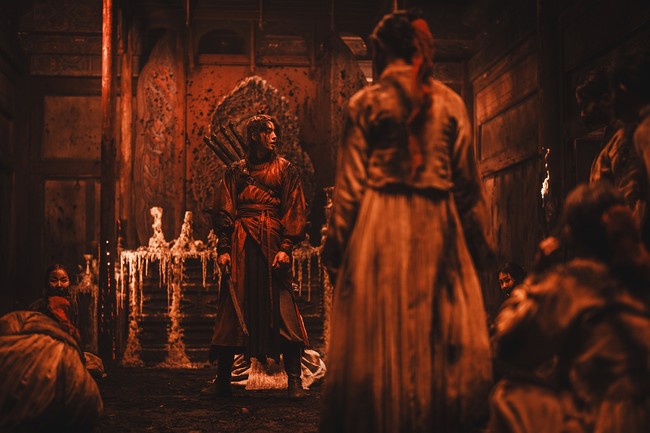 Bagaimana jadinya ketika Nam Joo Hyuk dapat menjelajahi dunia hantu dan mengalahkan mereka dengan pedangnya? Kisahnya akan hadir di drama Korea Netflix, The East Palace. Foto: dok. Netflix