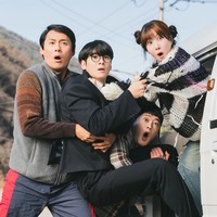 Cha Eun Woo dan Park Eun Bin tiba-tiba mendapat kekuatan super dan melawan penjahat yang mengganggu ketenangan Kota Haesong. Drama Korea terbaru Netflix, The WONDERfools kini jadi salah satu yang paling dinantikan. Foto: dok. Netflix