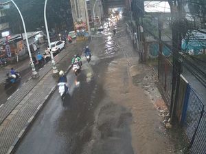Titik-titik Genangan di Jakarta Pagi Ini, Tinggi Air Capai 50 Cm