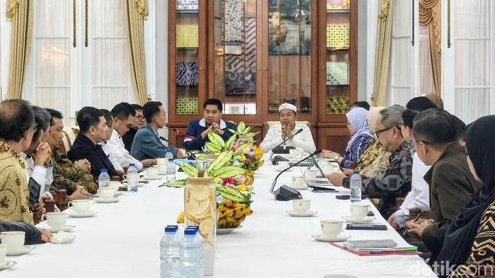 Temui Pengembang, KDM Pastikan Moratorium Perumahan di Jabar Berlanjut