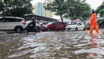 Hujan Picu Genangan di Jalan Letjen Suprapto