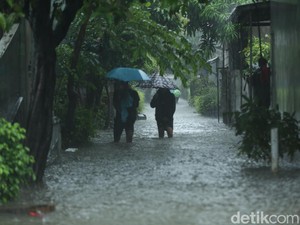 Masih Ada Titik Banjir, BPBD Bekasi Minta OMC Lanjut Antisipasi Hujan Ekstrem