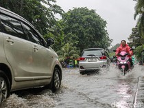 BMKG Wanti-wanti Hujan Sedang-Lebat di Jabodetabek Masih Berlanjut Pekan Depan