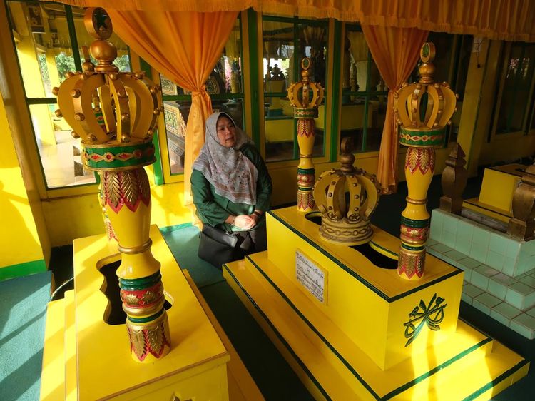 Jejak Sejarah Kesultanan Pontianak di Makam Raja-Raja Batu Layang