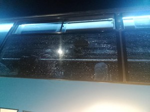 Bus Rute Sinjai-Palu Dilempar Batu saat Melintas di Pinrang, Pelaku Diburu