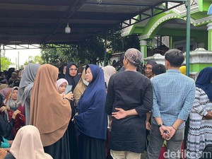 Horor 9 Orang Sekeluarga Tewas Usai Kecelakaan Mobil vs Kereta di Sumut