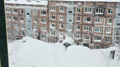 Brrrr.. Begini Jadinya Gedung Diselimuti Salju 5 Meter