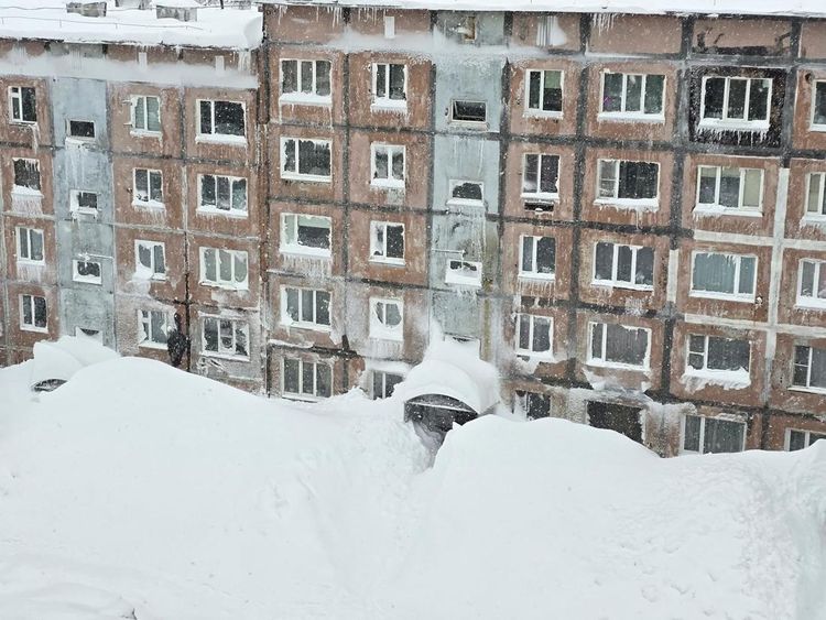 Brrrr.. Begini Jadinya Gedung Diselimuti Salju 5 Meter