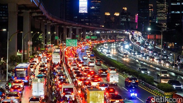 Banjir Jakarta-Jam Pulang Kantor, 3 Ruas Jalan Ini Macet Parah