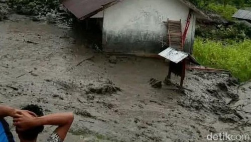 Longsor di Manggarai Timur, NTT, Kamis (22/1/2026).