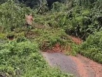 Longsor Lumpuhkan Dua Akses Vital di Manggarai Barat