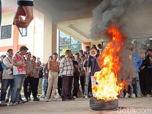 Demo di DPRD Tasikmalaya, Mahasiswa Protes Pinjaman Daerah Rp 230 M