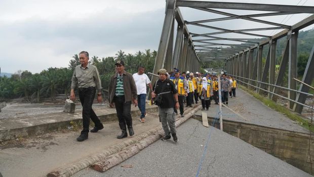 Menteri Pekerjaan Umum (PU) Dody Hanggodo kunjungan kerja ke Kabupaten Bireuen, Provinsi Aceh. (Dok. Kementerian PU)
