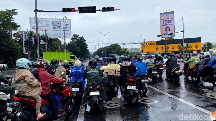Pantauan cuaca di kawasan Buahbatu, Kota Bandung.