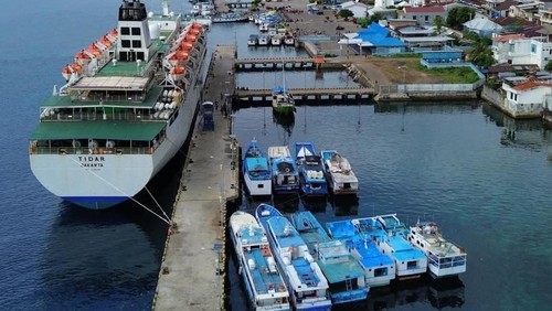 Pelabuhan Larantuka