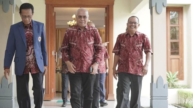 Persatuan Wartawan Indonesia (PWI) Pusat menganugerahkan status Anggota Kehormatan PWI kepada Gubernur DIY, Sri Sultan Hamengku Buwono X, Kamis (22/1/2026).