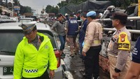 Pengemudi Ditemukan Meninggal dalam Mobil di Jalanan Jakbar