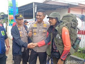 Relawan SAR Agam Rinjani Bantu Cari Korban ATR 42-500, Fokus di Medan Terjal