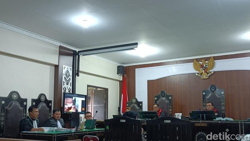 Dokter Baiq Widaning Dwi Anjani saat dihadirkan menjadi saksi di PN Mataram terkait kasus pembunuhan Brigadir Nurhadi, Kamis (22/1/2025).
