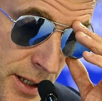 Macron berbicara ketika ekonomi sedang bergejolak di tengah ancaman AS menaikkan tarif untuk negara-negara Eropa yang tak mau mendukungnya mengambil alih Greenland.  Kami akan melakukan yang terbaik untuk mewujudkan Eropa yang lebih kuat, jauh lebih kuat dan lebih otonom, tegas Macron. (Foto: AFP/FABRICE COFFRINI)