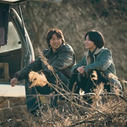 Penampilan Gong Yoo dan Song Hye Kyo di Drakor Netflix Tantara