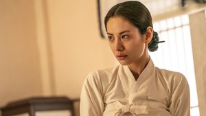 Drama Korea The Scandal merupakan remake dari film tahun 2003 berjudul Untold Scandal yang disutradarai E J-yong. Versi film dan serial Netflix-nya ini diadaptasi dari novel sastra klasik Prancis Les Liaisons dangereuses (Dangerous Liaisons) karya Pierre Choderlos de Laclos. Drakor ini akan tayang mulai 18 September 2026. (Foto: dok. Netflix)