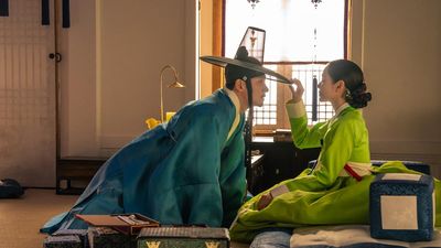 Ji Chang Wook Playboy Joseon Goda Son Ye Jin di Drakor Netflix The Scandal
