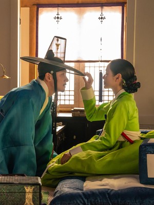 Ji Chang Wook Playboy Joseon Goda Son Ye Jin di Drakor Netflix The Scandal