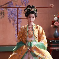 Bintang ‘Moonlit Reunion’ itu pun telah mencapai babak baru dalam popularitasnya. Dilansir 163, Tian Xiwei baru-baru ini terpilih sebagai “Dream Goddes 2025 oleh pengguna Hupu, salah satu komunitas daring terbesar di China yang didominasi oleh audiens pria.  Foto: Weibo