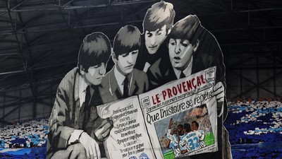 Tifo Keren Marseille: Sambut Liverpool dengan The Beatles