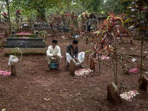 Asal-usul Nyadran, Tradisi Ziarah Kubur Jelang Ramadan