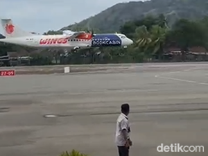 Video Detik-detik Wings Air Gagal Mendarat di Ende gegara Cuaca Buruk
