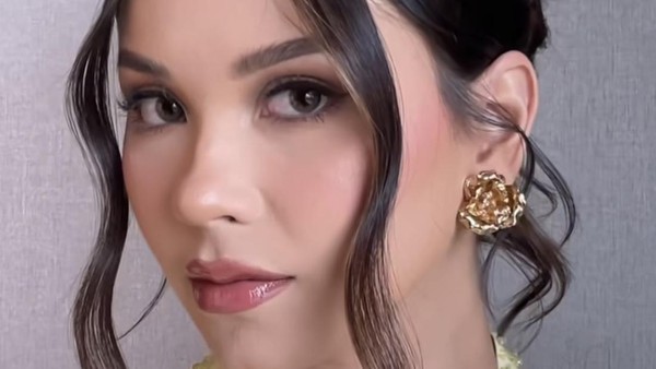 Alyssa Daguise di Lamaran El-Syifa, Memukau Dengan Riasan Hollywood Flawless