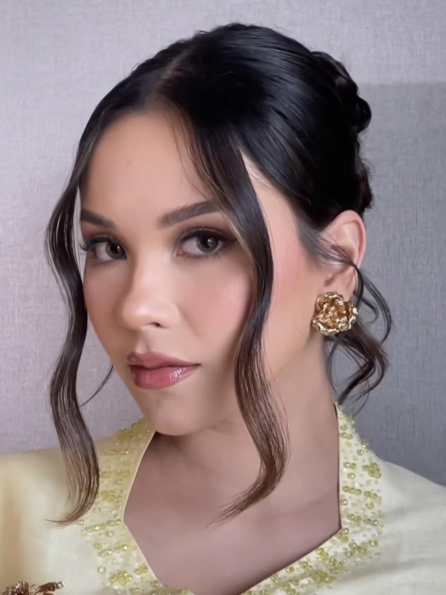 Alyssa Daguise di Lamaran El-Syifa, Memukau Dengan Riasan Hollywood Flawless