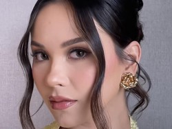 Alyssa Daguise di Lamaran El-Syifa, Memukau Dengan Riasan Hollywood Flawless