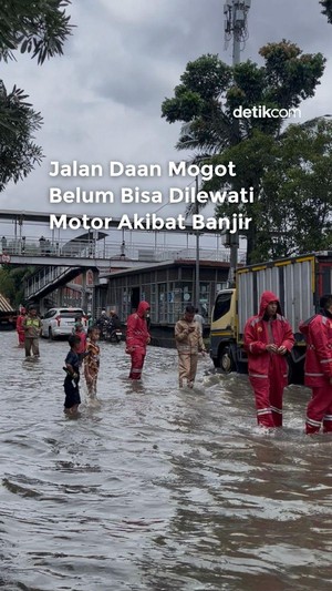 Video: Jalan Daan Mogot Masih Belum Bisa Dilewati Motor Akibat Banjir