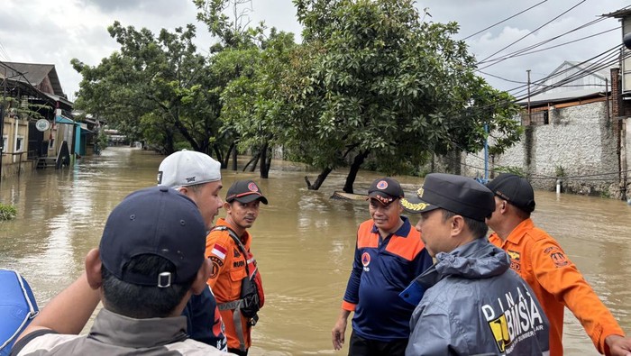 Banjir di Kranji Bekasi, 80 Warga Mengungsi