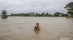 Banjir Putus Akses Jalan Raya Sukamekar Tambun Utara